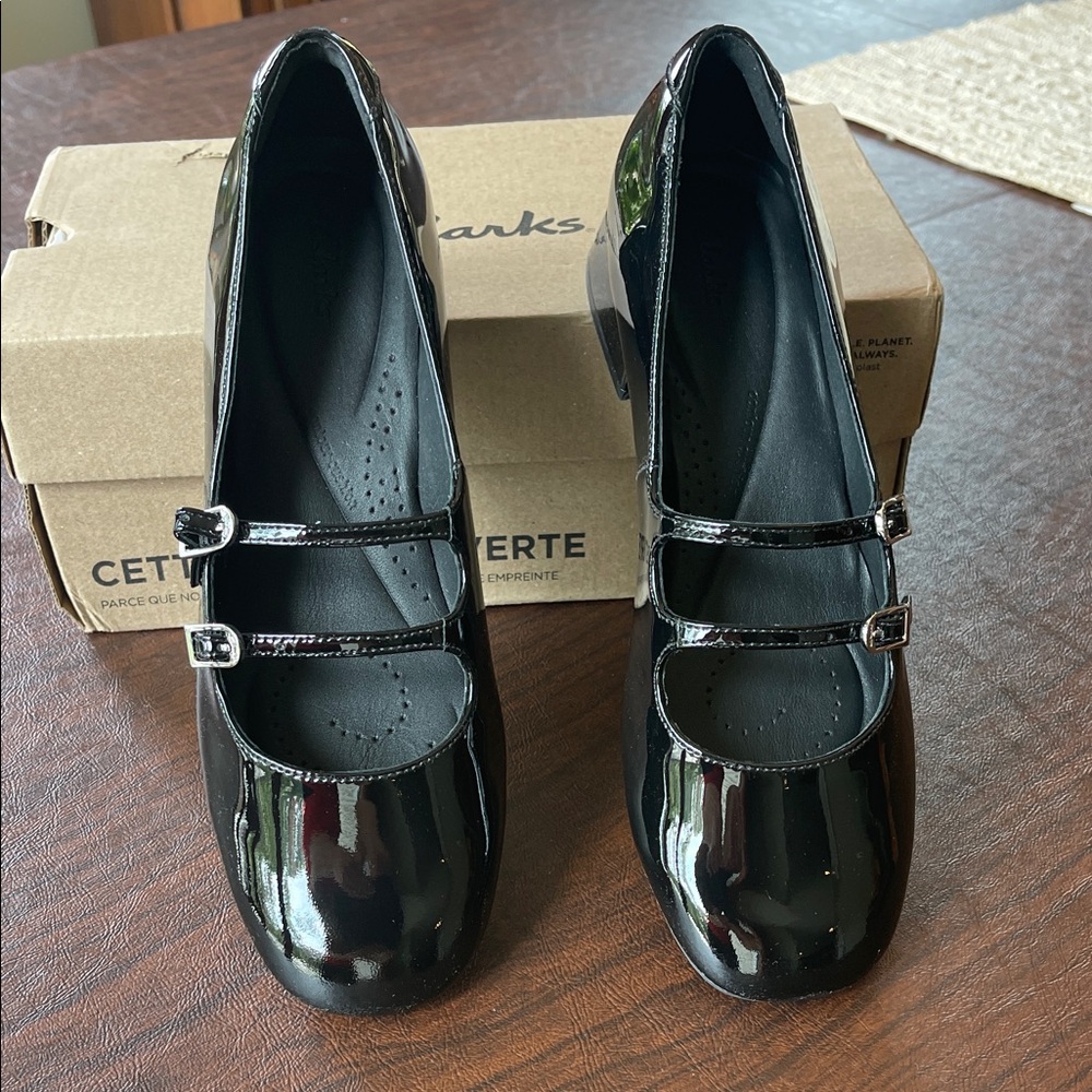 New in Box Clarks Black Patent Leather Heels size women’s 8 medium width
